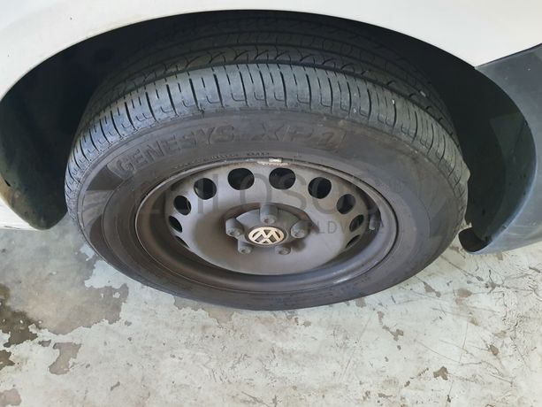 Volkswagen Caddy · Ano 2010