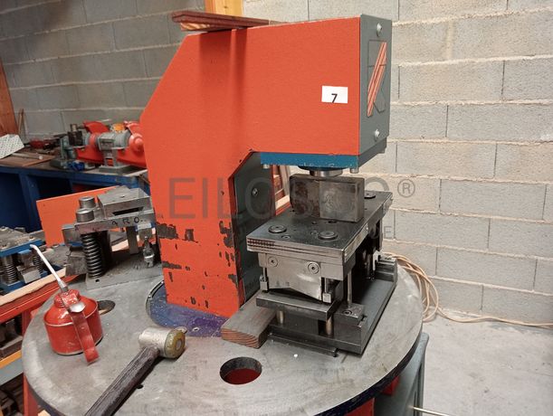 Lotes 1 a 16 · Equipamentos Industriais · Eq. Escritório e Material Informático