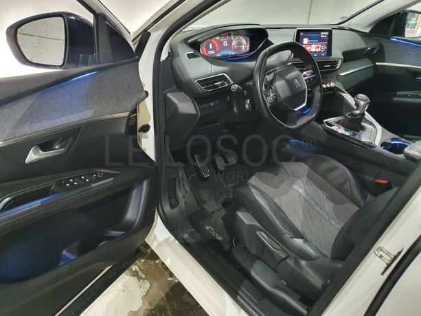 Peugeot 3008 · Ano 2017