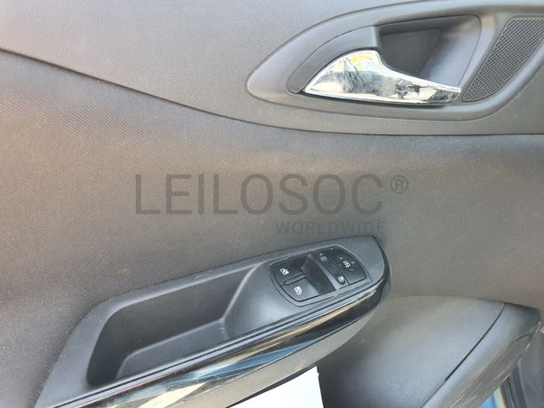 Opel Corsa · Ano 2016