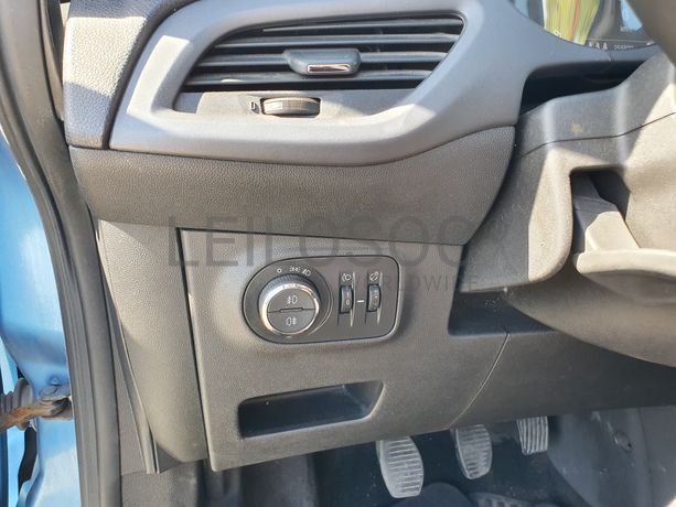 Opel Corsa · Ano 2016