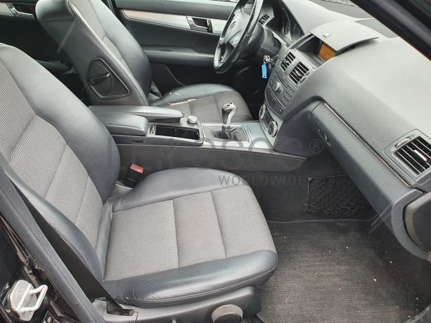 Mercedes-Benz C220 · Ano 2010