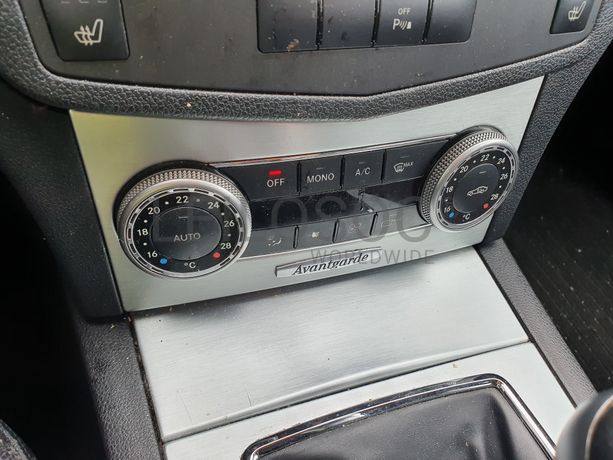 Mercedes-Benz C220 · Ano 2010