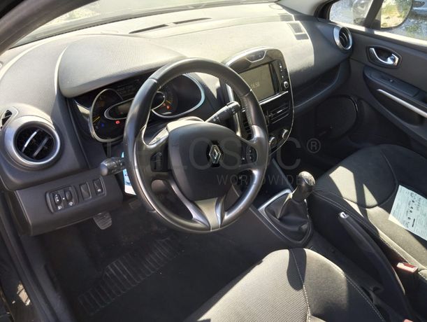 Renault Clio V Grandtour 1.5 DCI · Ano 2015
