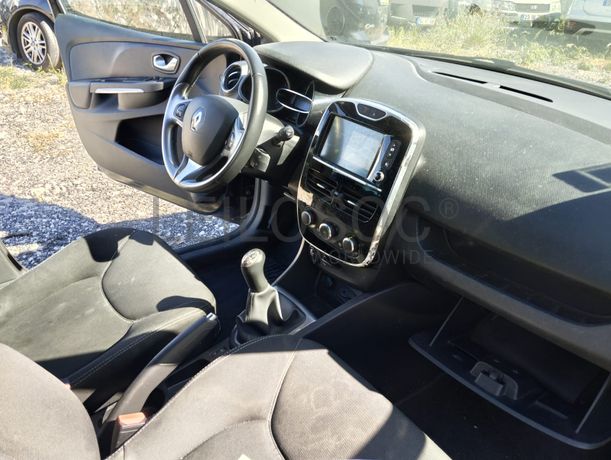 Renault Clio V Grandtour 1.5 DCI · Ano 2015