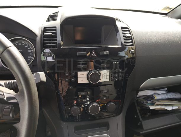 Opel Zafira 1.7 CDTI · Ano 2011