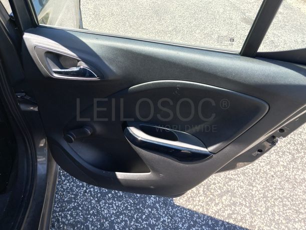 Opel Corsa · Ano 2018