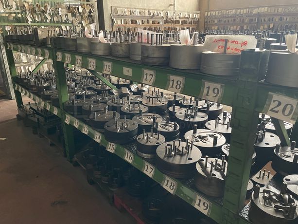 Cunhos · Moldes · Ferramentas Moldes · Máquina Furar