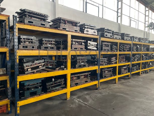 Ferramentas Máquinas Pesadas Trabalhar a Frio · Estantes