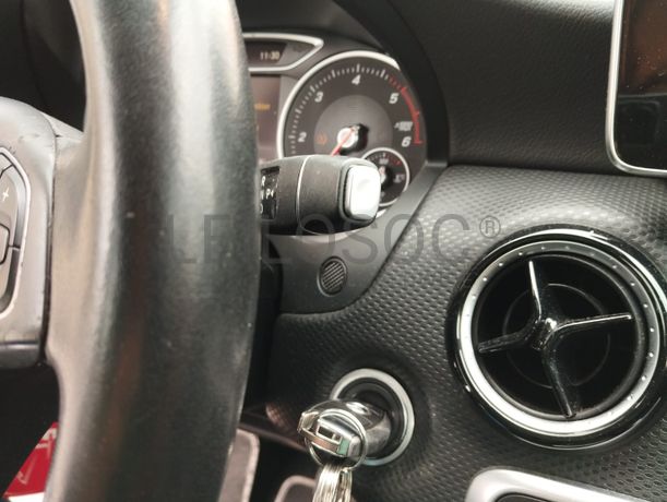 Mercedes-Benz A180 · Ano 2016