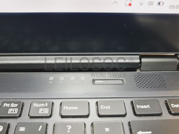 Portátil Fujitsu LifeBook U747