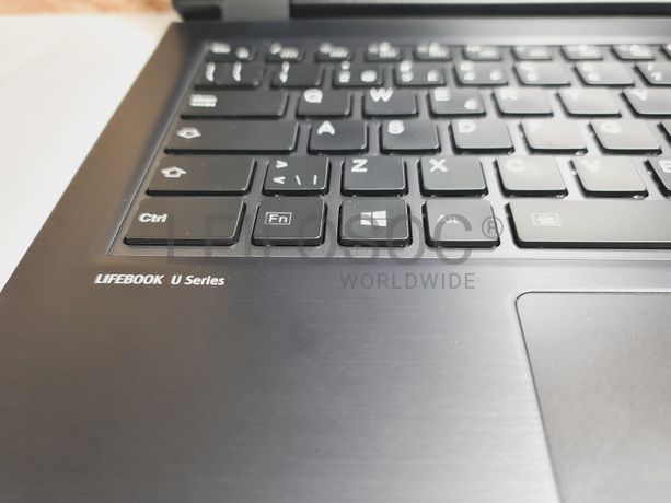 Portátil Fujitsu LifeBook U747