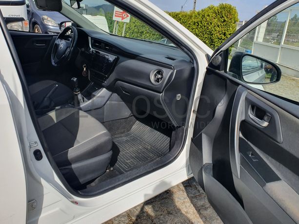 Toyota Auris · Ano 2017