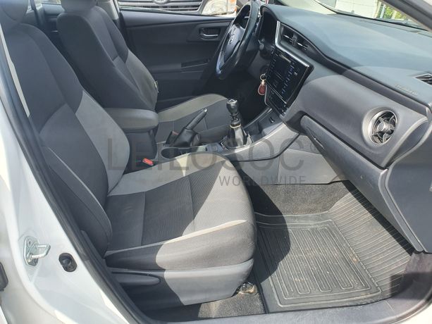 Toyota Auris · Ano 2017