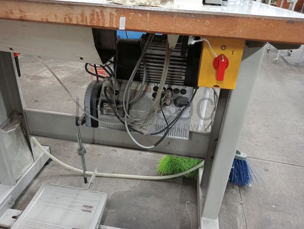 Máquinas de Coluna Alta · Máquina de Furar · Máquina de Ilhoses