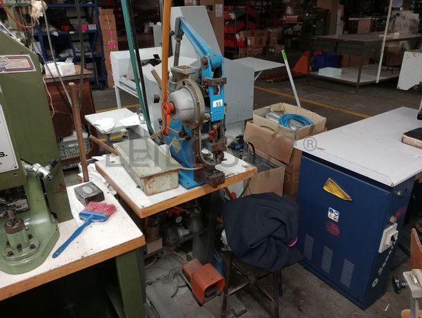 Máquinas de Ilhoses