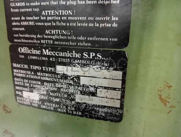 Máquinas de Ilhoses