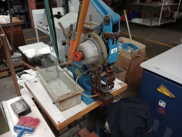 Máquinas de Ilhoses