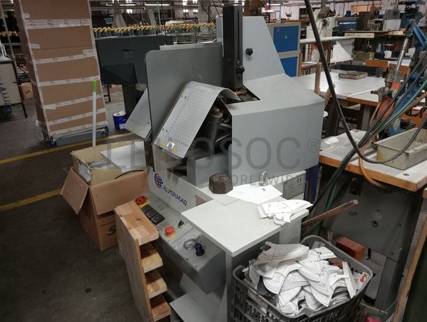 Máquina de Ilhoses · Máquina de Vergar Gáspeas