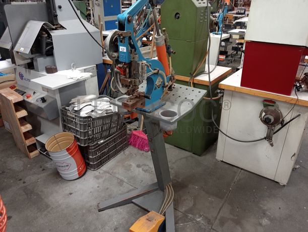 Máquina de Ilhoses · Máquina de Vergar Gáspeas