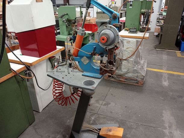 Máquina de Ilhoses · Máquina de Vergar Gáspeas