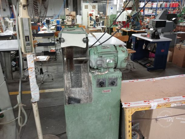 Escovadeiras · Máquina de canos