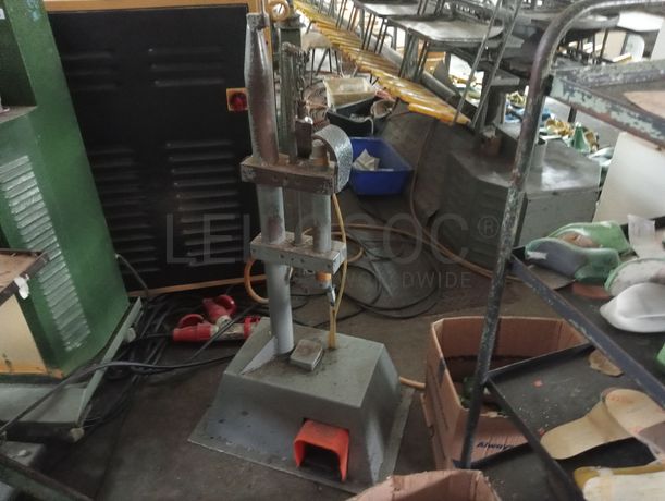 Máquinas para Tirar Formas · Máquina de Montar Bicos · Máquina de Aquecer Cortes · Reativador