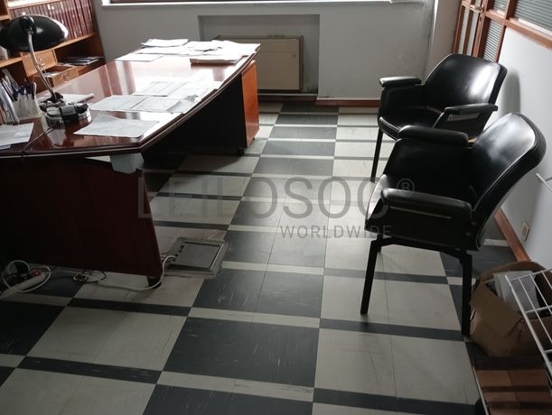 Material Informático · Equipamento de Escritório · Amostras de Calçado · Maquinaria