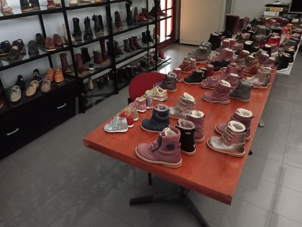 Material Informático · Equipamento de Escritório · Amostras de Calçado · Maquinaria