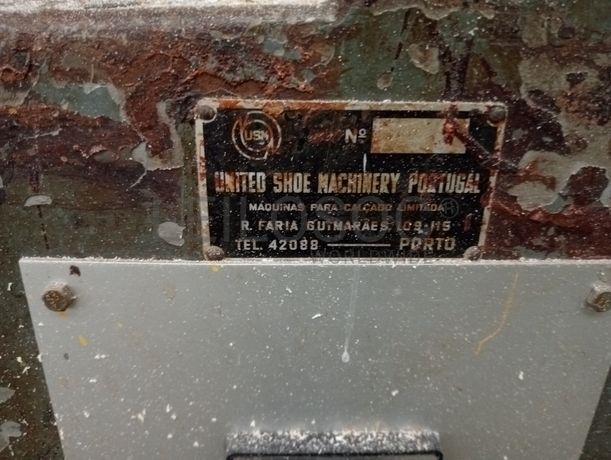 Material Informático · Equipamento de Escritório · Amostras de Calçado · Maquinaria