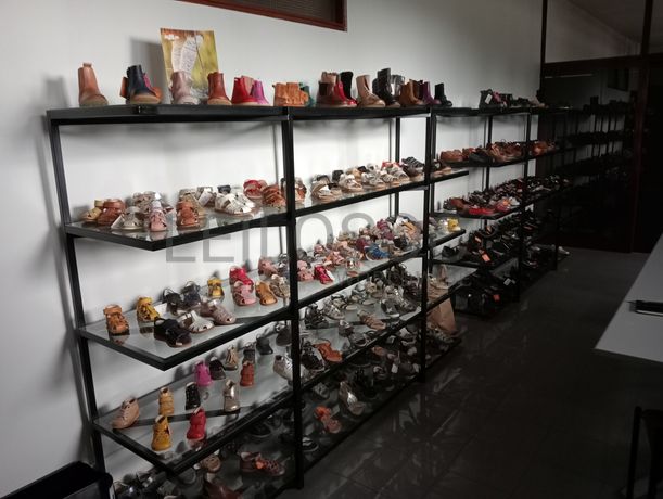 Material Informático · Equipamento de Escritório · Amostras de Calçado · Maquinaria