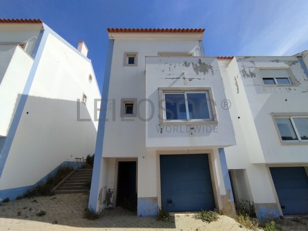 2 Moradias V4 + 2 Moradias V3 · Sintra