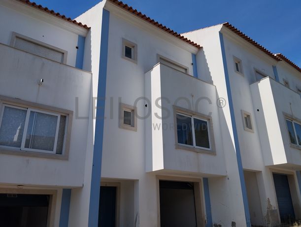 2 Moradias V4 + 2 Moradias V3 · Sintra