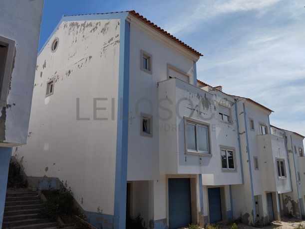 2 Moradias V4 + 2 Moradias V3 · Sintra