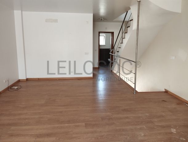 2 Moradias V4 + 2 Moradias V3 · Sintra