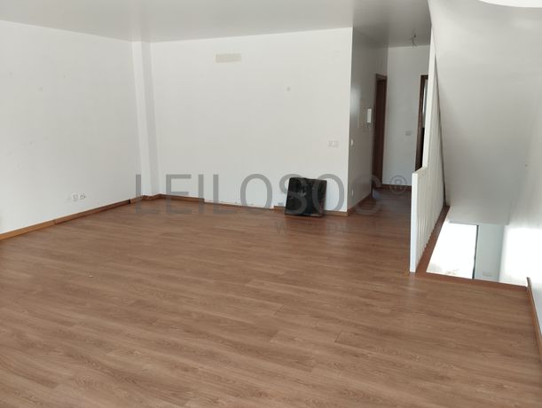 2 Moradias V4 + 2 Moradias V3 · Sintra