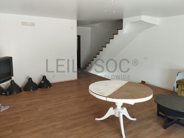 2 Moradias V4 + 2 Moradias V3 · Sintra