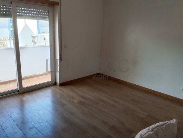 2 Moradias V4 + 2 Moradias V3 · Sintra