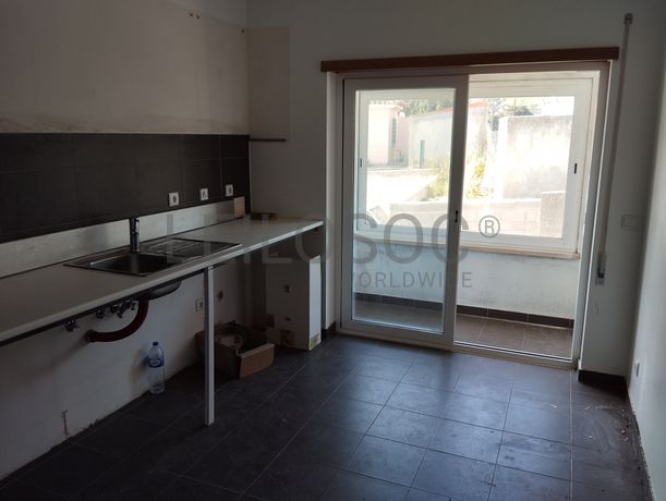 2 Moradias V4 + 2 Moradias V3 · Sintra