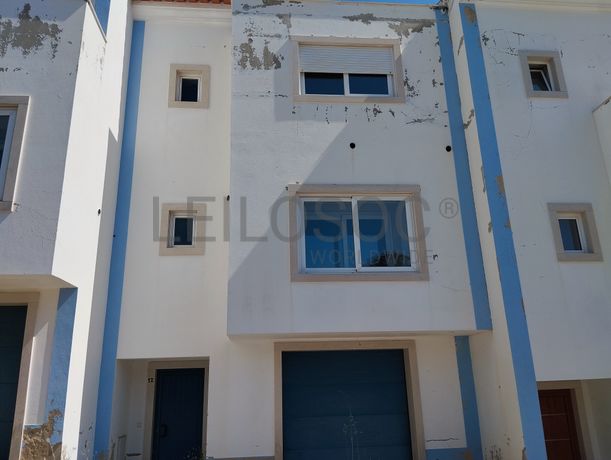 2 Moradias V4 + 2 Moradias V3 · Sintra