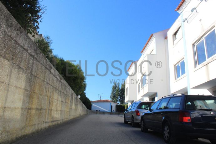 2 Moradias V4 + 2 Moradias V3 · Sintra