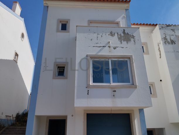 2 Moradias V4 + 2 Moradias V3 · Sintra