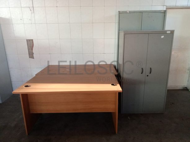 Secretárias e Armários