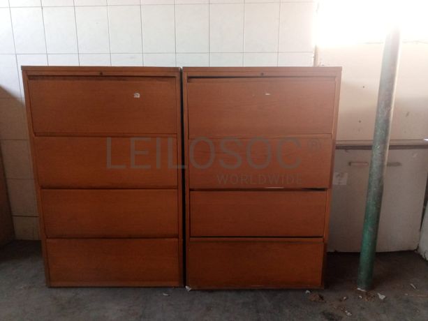 Armários com gavetas