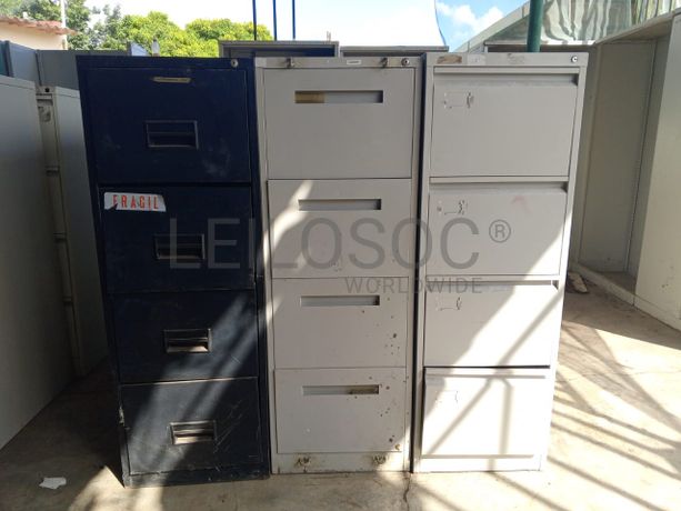 Armários metálicos