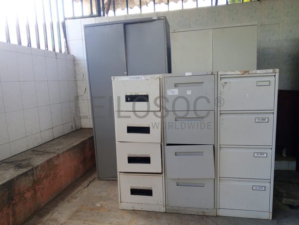 Armários metálicos