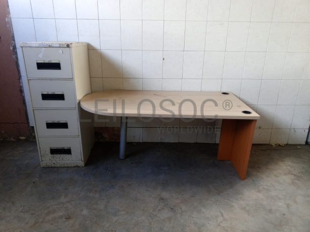 Secretária e Armário