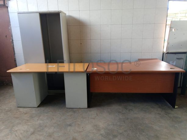 Secretárias e Armário