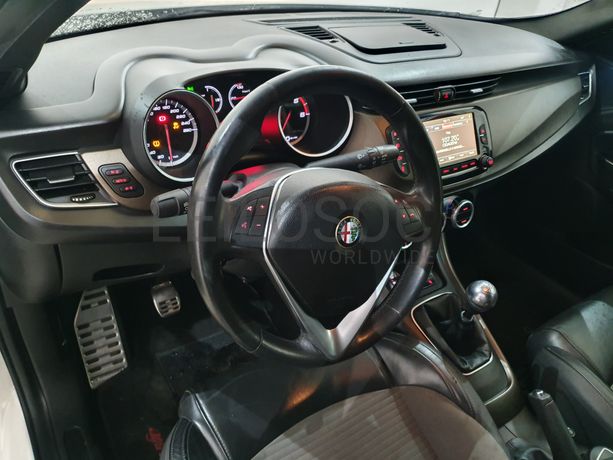 Alfa Romeo Giulietta · Ano 2014