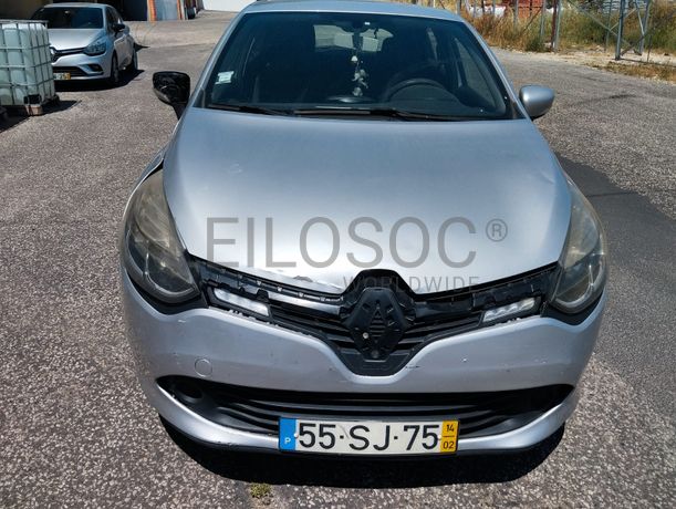 Renault Clio 1.5 DCI · Ano 2014
